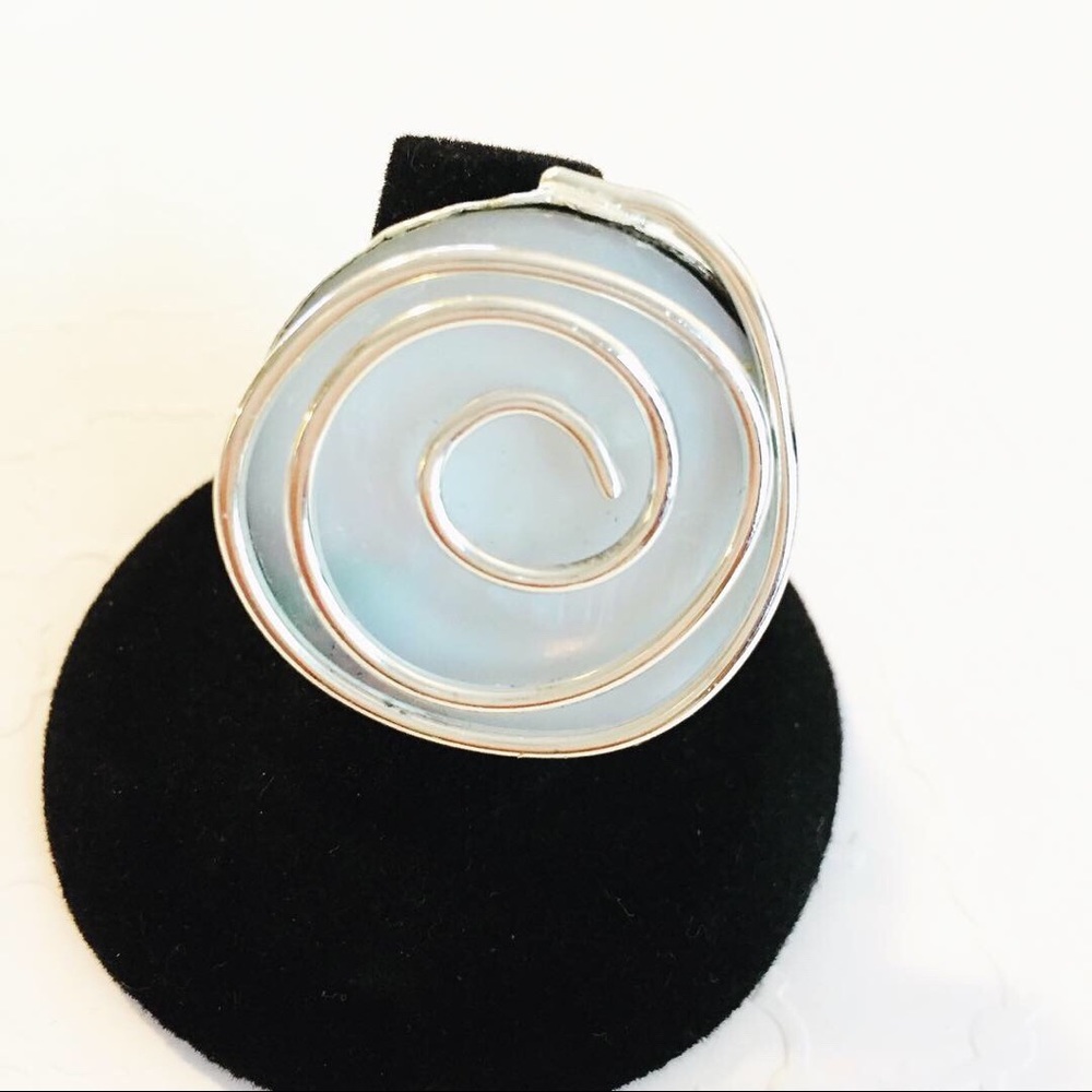 Ring - Picture 2 of 2